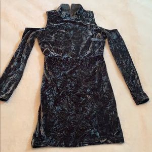 Lulu’s crushed velvet cold shoulder body con dress